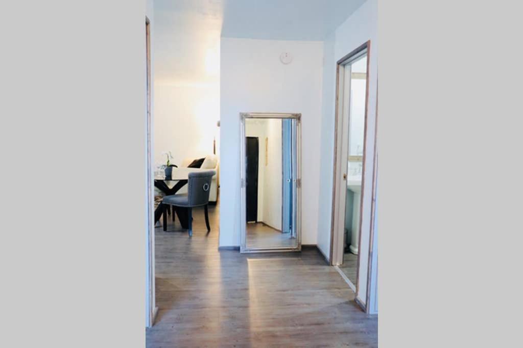 Sun Dog Manor Apartment Maple Creek Bagian luar foto